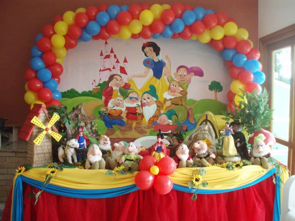 Mesa Temática Branca de Neve