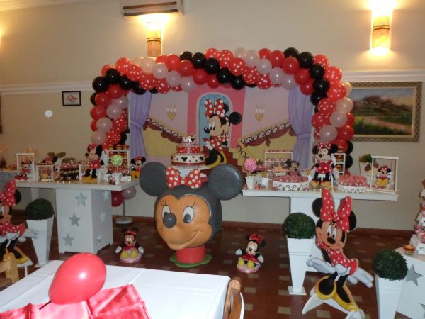 Mesa provençal Minnie Vermelho com mesa de bolo