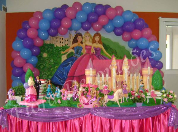 Mesa Temática Barbie Escola de Princesas